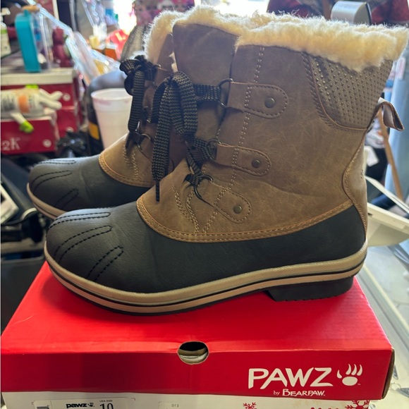 Boots - Picture 2 of 3